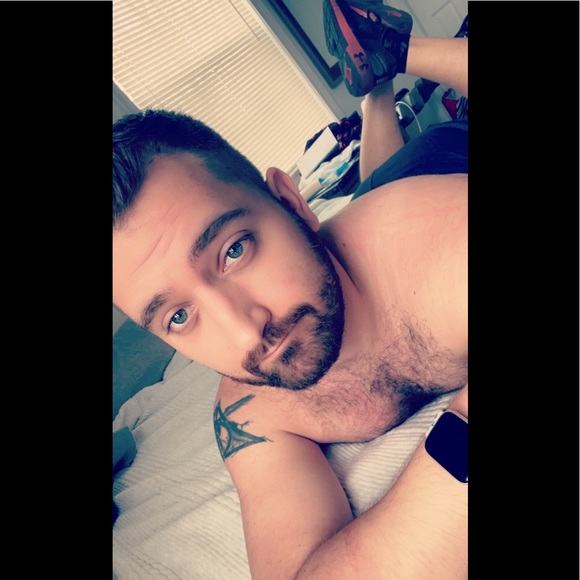 Meet your Posher. - Picture 3 of 6